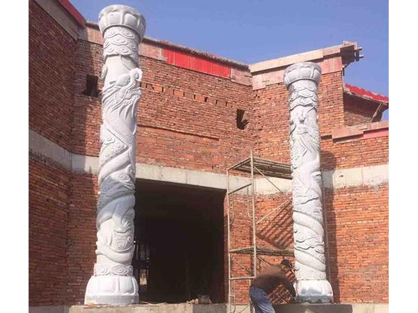 园林古建石雕类别之望柱即石柱，龙柱